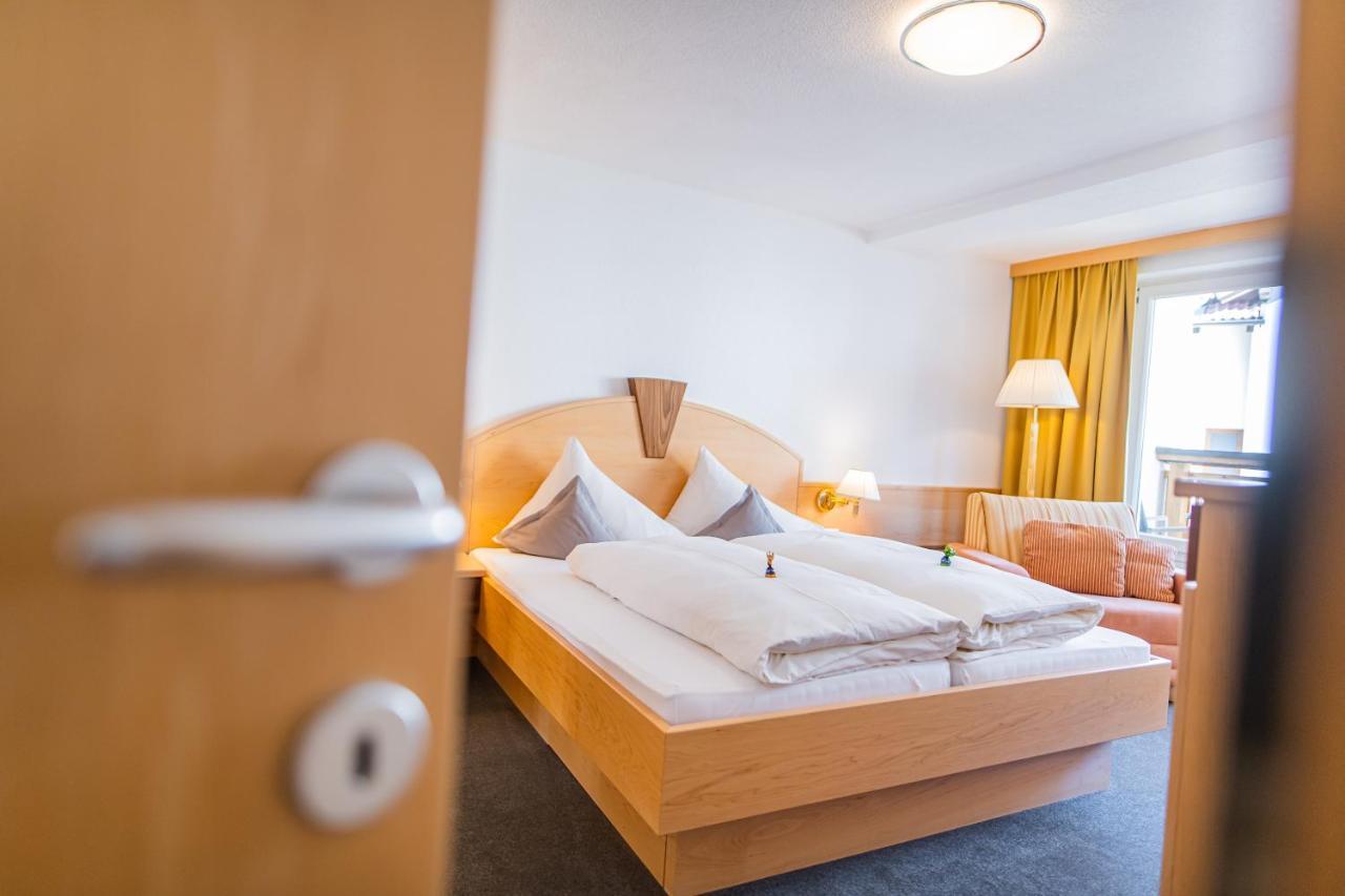 Aparthotel Hochland Gmbh Nauders Exterior photo
